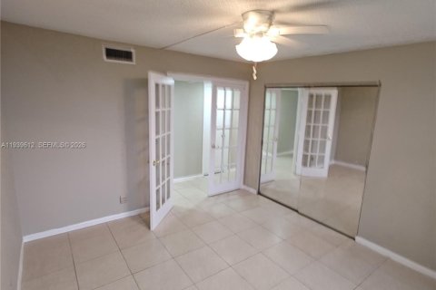 Купить кондоминиум в Лодерхилл, Флорида 2 спальни, 106.65м2, № 1999704 - фото 20