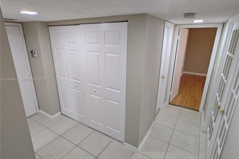 Купить кондоминиум в Лодерхилл, Флорида 2 спальни, 106.65м2, № 1999704 - фото 11