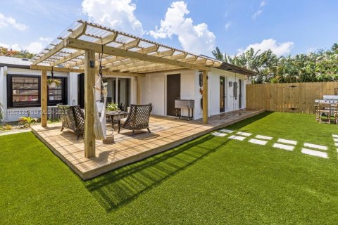 Villa ou maison à louer à Fort Lauderdale, Floride: 2 chambres, 124.95 m2 № 2032536 - photo 27
