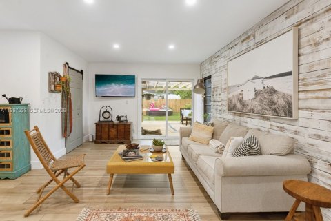 Villa ou maison à louer à Fort Lauderdale, Floride: 2 chambres, 124.95 m2 № 2032536 - photo 6