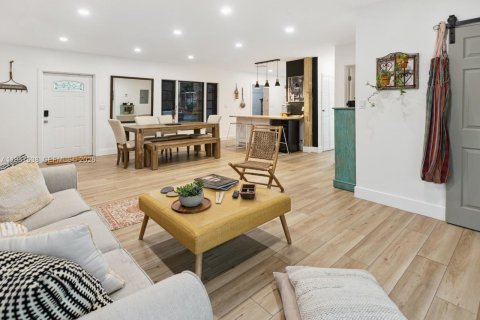 Villa ou maison à louer à Fort Lauderdale, Floride: 2 chambres, 124.95 m2 № 2032536 - photo 2