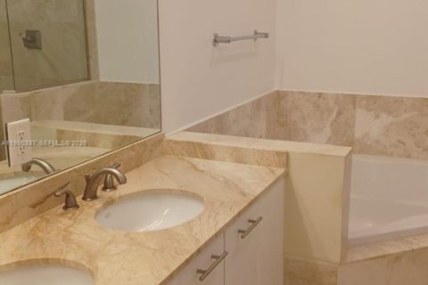 Condominio en alquiler en Plantation, Florida, 2 dormitorios, 106.28 m2 № 2057633 - foto 13