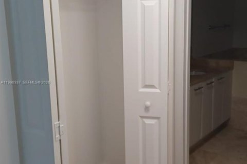 Condominio en alquiler en Plantation, Florida, 2 dormitorios, 106.28 m2 № 2057633 - foto 9