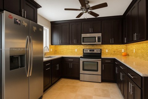Condominio en venta en Coconut Creek, Florida, 2 dormitorios, 90.86 m2 № 1823946 - foto 4