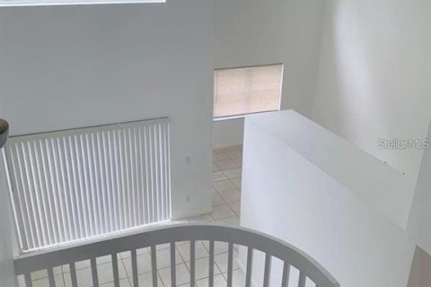 Снять в аренду виллу или дом в Киссимми, Флорида 4 спальни, 202.43м2, № 1882971 - фото 4