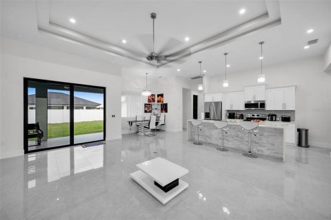 House in Cape Coral, Florida 3 bedrooms, 173.63 sq.m. № 1625743 - photo 7