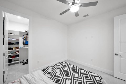 House in Cape Coral, Florida 3 bedrooms, 173.63 sq.m. № 1625743 - photo 14
