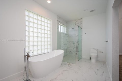 Casa en venta en Weston, Florida, 4 dormitorios, 257.06 m2 № 1825880 - foto 16