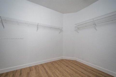 Casa en venta en Weston, Florida, 4 dormitorios, 257.06 m2 № 1825880 - foto 19