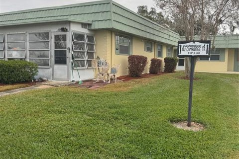 Condo in Sun City Center, Florida, 2 bedrooms  № 1734070 - photo 1