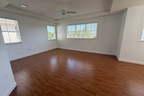 Villa ou maison à vendre à Doral, Floride: 5 chambres, 337.79 m2 № 2045443 - photo 13