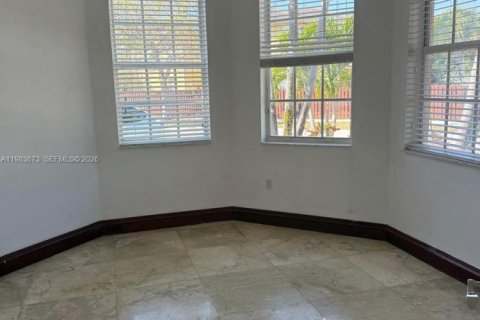 Villa ou maison à vendre à Doral, Floride: 5 chambres, 337.79 m2 № 2045443 - photo 19