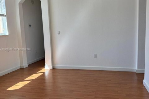 Villa ou maison à vendre à Doral, Floride: 5 chambres, 337.79 m2 № 2045443 - photo 11