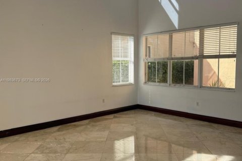 Villa ou maison à vendre à Doral, Floride: 5 chambres, 337.79 m2 № 2045443 - photo 6