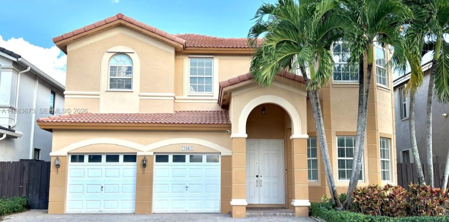 Villa ou maison à Doral, Floride 5 chambres, 337.79 m2 № 2045443