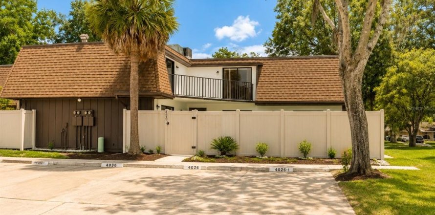 Townhouse in Orlando, Florida 3 bedrooms, 161.28 sq.m. № 2203287