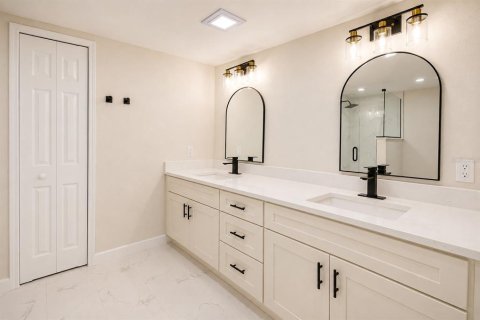 Townhouse in Orlando, Florida 3 bedrooms, 161.28 sq.m. № 2203287 - photo 10