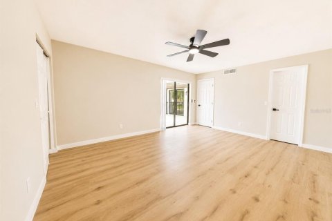 Townhouse in Orlando, Florida 3 bedrooms, 161.28 sq.m. № 2203287 - photo 11