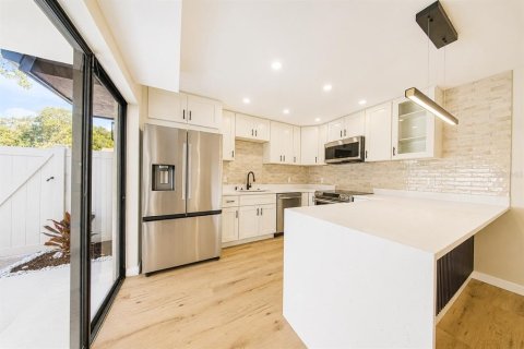 Townhouse in Orlando, Florida 3 bedrooms, 161.28 sq.m. № 2203287 - photo 3