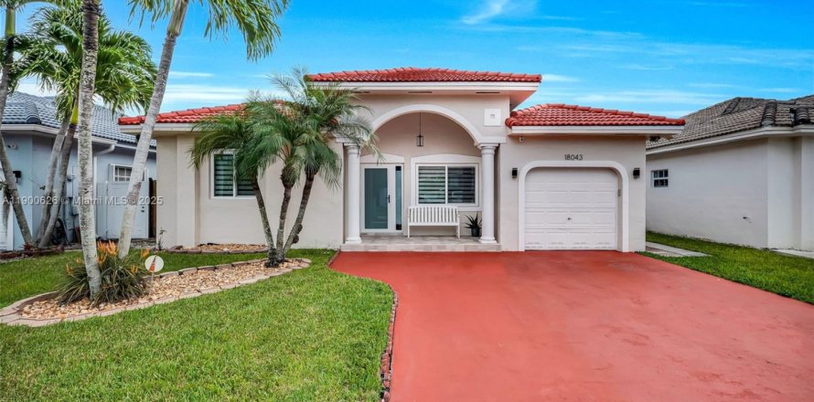 Casa en Miami, Florida 3 dormitorios, 138.05 m2 № 1952384