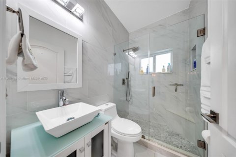 Casa en venta en Miami, Florida, 3 dormitorios, 138.05 m2 № 1952384 - foto 5