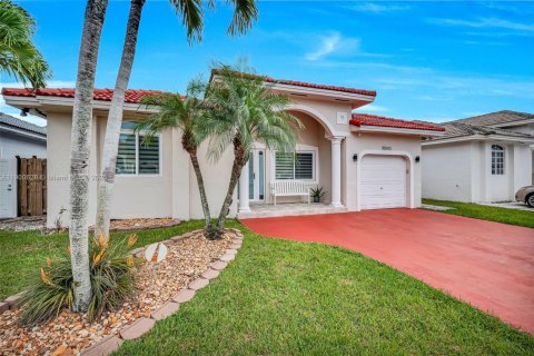 Casa en venta en Miami, Florida, 3 dormitorios, 138.05 m2 № 1952384 - foto 20