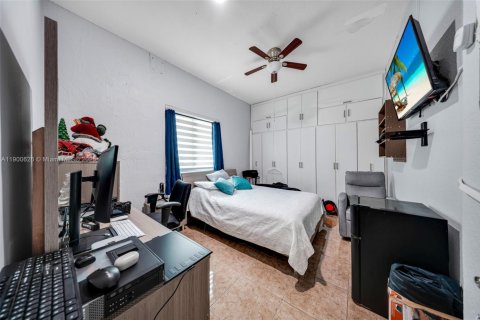 Casa en venta en Miami, Florida, 3 dormitorios, 138.05 m2 № 1952384 - foto 13