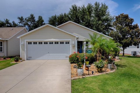House in The Villages, Florida 3 bedrooms, 143.81 sq.m. № 2306873