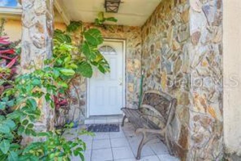 House in St. Lucie, Florida 3 bedrooms, 188.96 sq.m. № 1854433 - photo 3