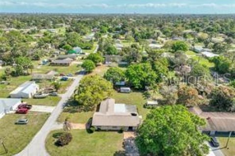 House in St. Lucie, Florida 3 bedrooms, 188.96 sq.m. № 1854433 - photo 13