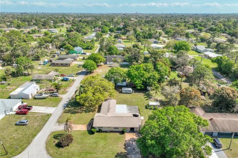 House in St. Lucie, Florida 3 bedrooms, 188.96 sq.m. № 1854433 - photo 17
