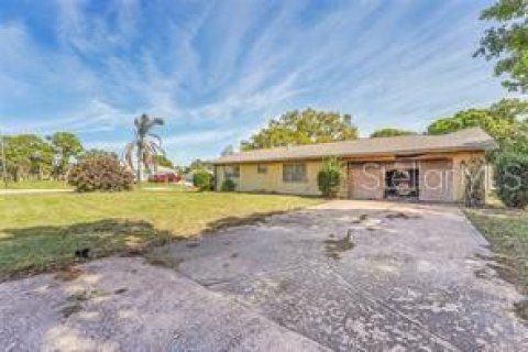 House in St. Lucie, Florida 3 bedrooms, 188.96 sq.m. № 1854433 - photo 4