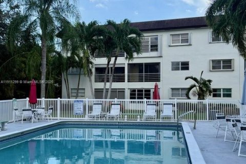 Снять в аренду кондоминиум в Дирфилд-Бич, Флорида 2 спальни, 92.9м2, № 1967250 - фото 27