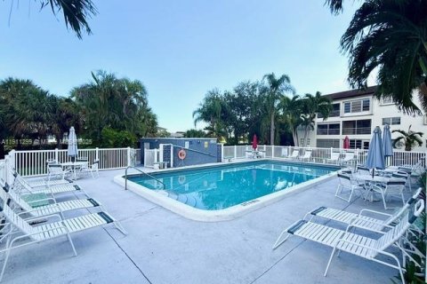 Снять в аренду кондоминиум в Дирфилд-Бич, Флорида 2 спальни, 92.9м2, № 1967250 - фото 26