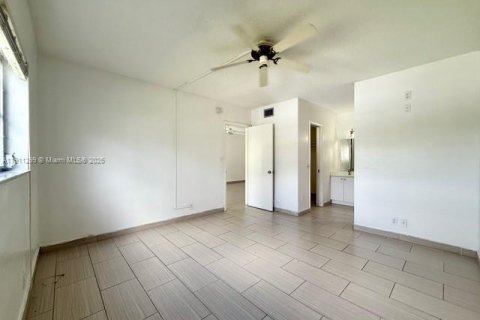 Снять в аренду кондоминиум в Дирфилд-Бич, Флорида 2 спальни, 92.9м2, № 1967250 - фото 12