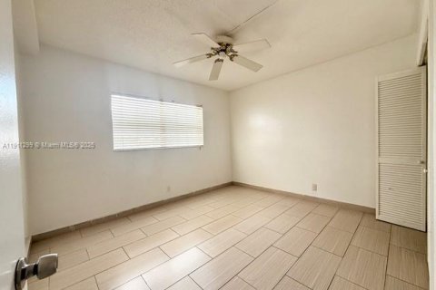 Снять в аренду кондоминиум в Дирфилд-Бич, Флорида 2 спальни, 92.9м2, № 1967250 - фото 16