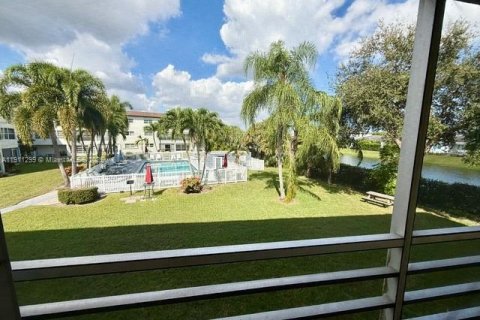 Снять в аренду кондоминиум в Дирфилд-Бич, Флорида 2 спальни, 92.9м2, № 1967250 - фото 24