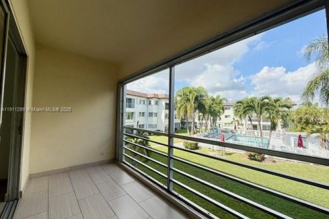 Снять в аренду кондоминиум в Дирфилд-Бич, Флорида 2 спальни, 92.9м2, № 1967250 - фото 22