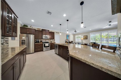 House in Miami, Florida 3 bedrooms, 211.35 sq.m. № 1854799 - photo 20