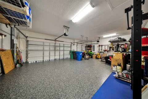 House in Miami, Florida 3 bedrooms, 211.35 sq.m. № 1854799 - photo 14