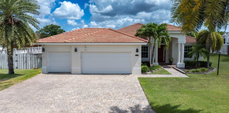 House in Miami, Florida 3 bedrooms, 211.35 sq.m. № 1854799