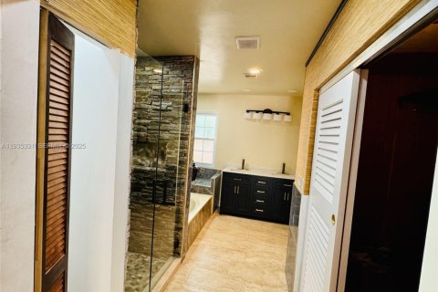 Casa en alquiler en Sunrise, Florida, 4 dormitorios, 260.31 m2 № 1993604 - foto 19