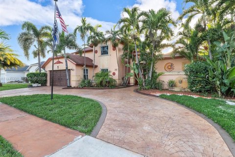 Casa en alquiler en Sunrise, Florida, 4 dormitorios, 260.31 m2 № 1993604 - foto 1
