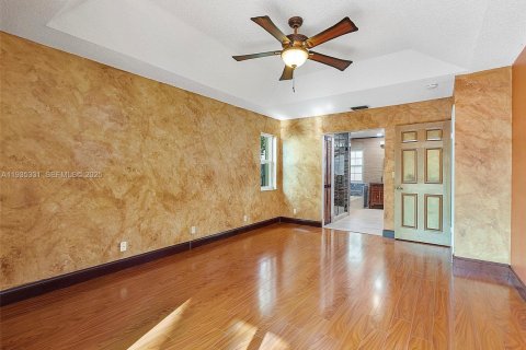 Casa en alquiler en Sunrise, Florida, 4 dormitorios, 260.31 m2 № 1993604 - foto 17