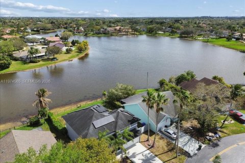 Villa ou maison à vendre à Pembroke Pines, Floride: 4 chambres, 209.96 m2 № 2038301 - photo 18