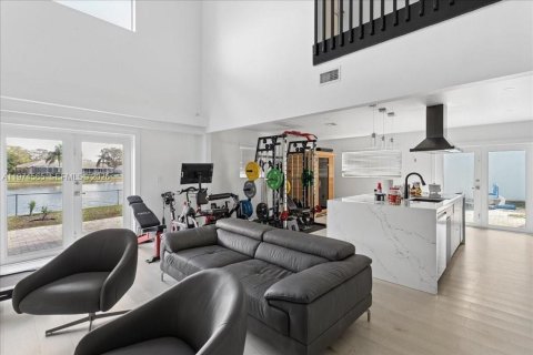 Villa ou maison à vendre à Pembroke Pines, Floride: 4 chambres, 209.96 m2 № 2038301 - photo 4