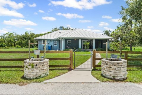 House in Sarasota, Florida 3 bedrooms, 180.23 sq.m. № 1879437 - photo 3