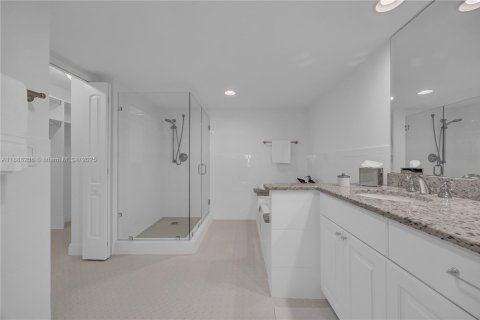 Copropriété à vendre à Coral Gables, Floride: 2 chambres, 132.2 m2 № 2016575 - photo 18