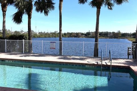 Townhouse in Bradenton, Florida 2 bedrooms, 132.76 sq.m. № 1916137 - photo 21