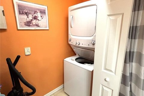 Townhouse in Bradenton, Florida 2 bedrooms, 132.76 sq.m. № 1916137 - photo 19